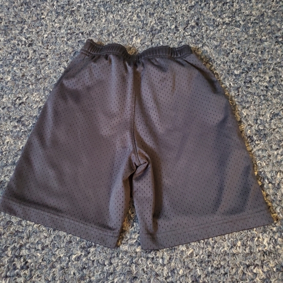 Nike size 6 navy blue shorts - Picture 2 of 2